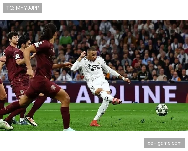 皇马:姆巴佩是否改变体系取决于夏季融入效果,战术平衡面临考验 皇马:姆巴佩是否改变体系取决于夏季融入效果,战术平衡面临考验