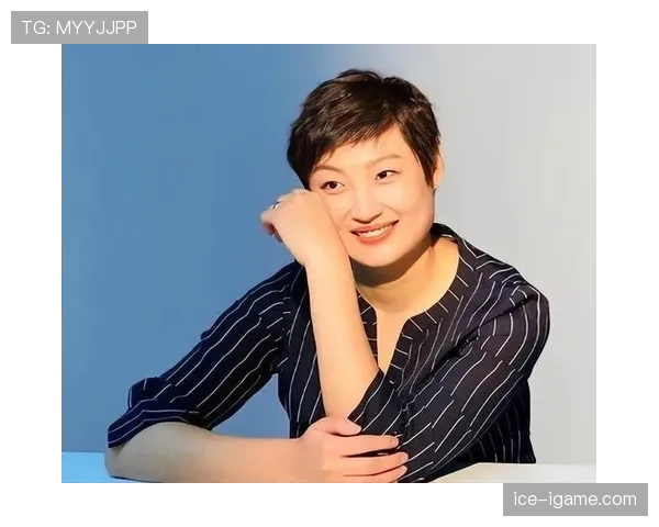 杨昊这身出街，把我三个月工资当配饰，我笑着哭